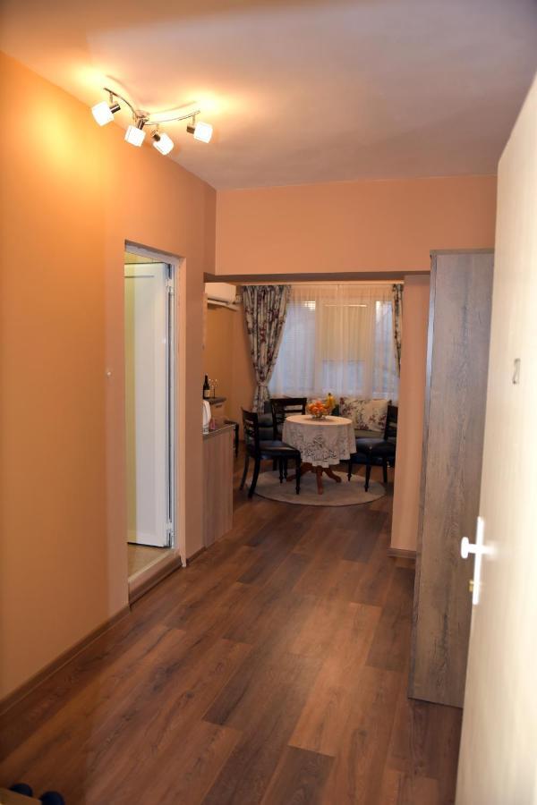 City Apartments Varna Esterno foto